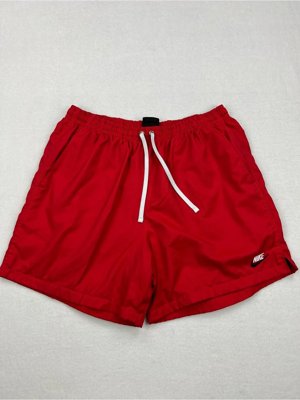 Nike Club Men’s Sportswear Woven Flow Shorts University Red 5.5” Inseam Size XL